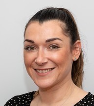 Laura Earnshaw (Business Development Manager)